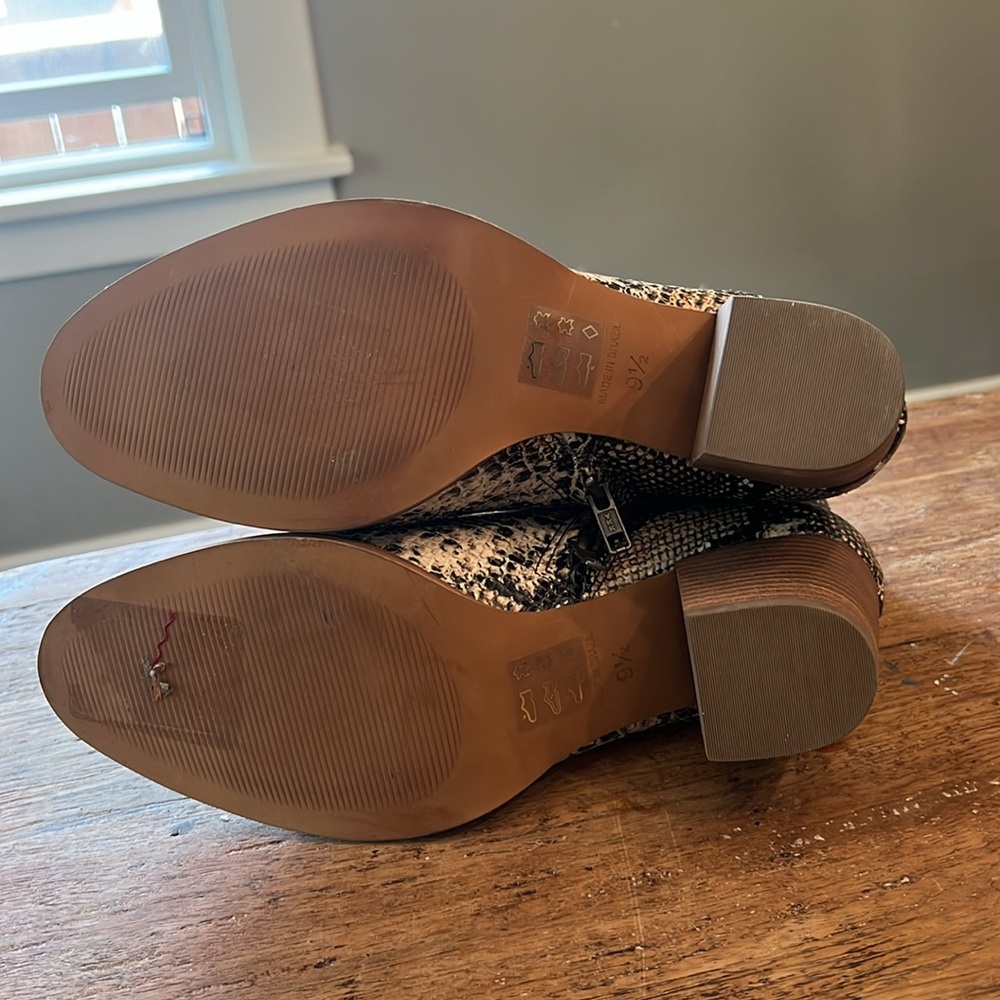 ANY 5 ITEMS $100 Madewell snakeskin booties - Picture 4 of 4